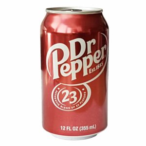 Dr.Pepper mit einzigartigen Geschmack aus einer Mischung von Cola und einen Hauch von Marzipan Geschmack. Hier ein EU-Import. Die original Dr Pepper aus den USA darf in Deutschland/EU wegen zu hoher Benzoatwerte nicht mehr verkauft werden. Inhalt: 330ml / Dose