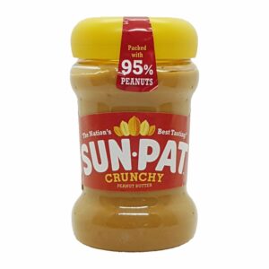 SunPat Peanut Butter Crunchy ist ein köstlicher Brotaufstrich aus cremigen Erdnüssen mit knusprigen Stückchen. Diese leckere Erdnussbutter ist eine hervorragende Quelle für pflanzliches Protein und enthält keine künstlichen Aromen