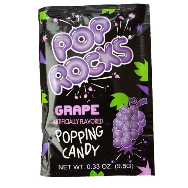 Tauchen Sie ein in den knisternden Geschmack von Pop Rocks Popping Candy Grape. Diese aufregenden Bonbonkristalle bieten Ihnen ein intensives Traubenaroma